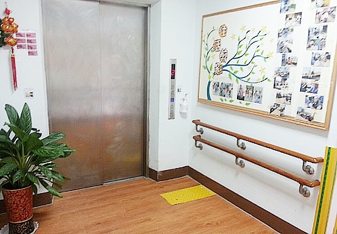 左右側-無障礙友善電梯