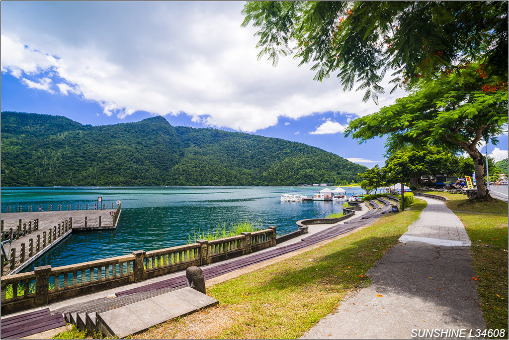 鯉魚潭 (Liyu Lake)